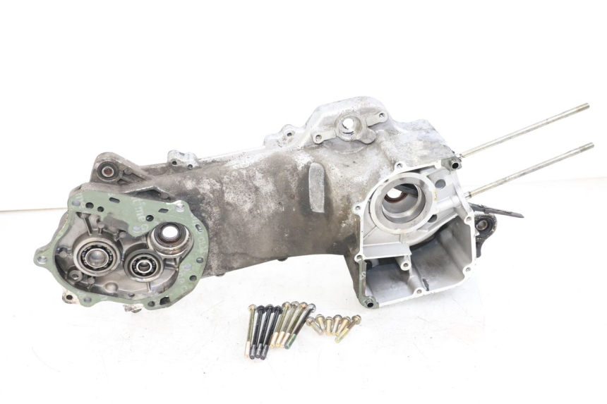 photo de ENGINE LOWER CASING PEUGEOT KISBEE 4T 50 (2018 - 2022)