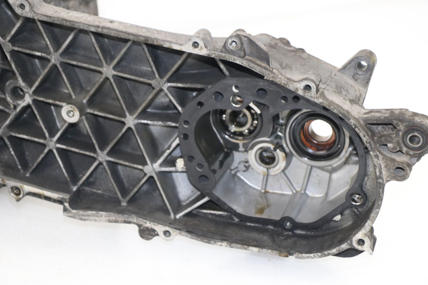 photo de ENGINE CRANKCASE PEUGEOT SATELIS 125 (2006 - 2009)