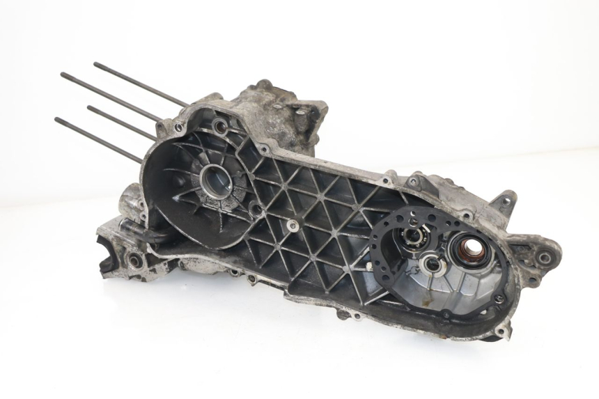 photo de ENGINE CRANKCASE PEUGEOT SATELIS 125 (2006 - 2009)