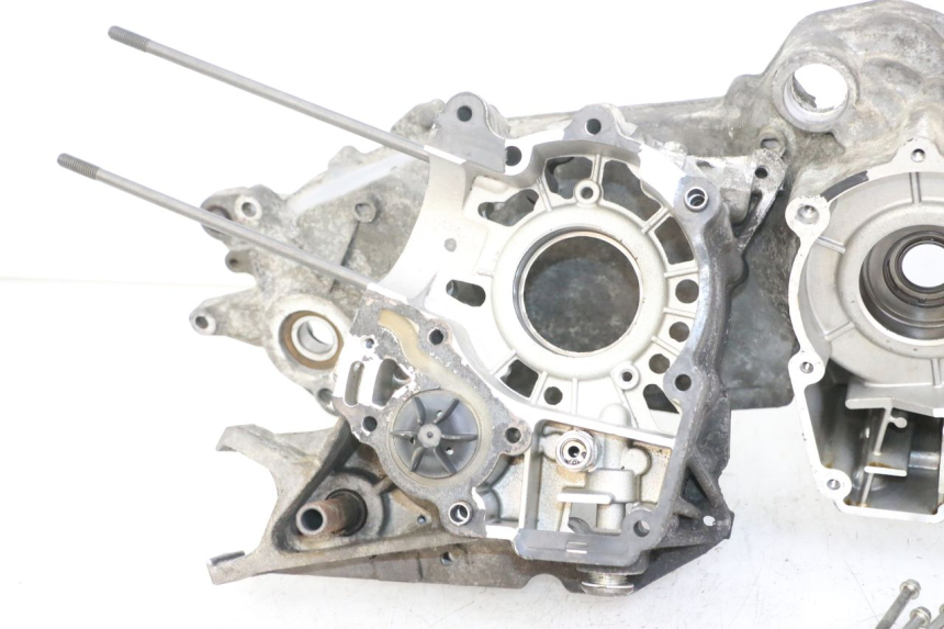photo de ENGINE CRANKCASE PEUGEOT SATELIS 125 (2013 - 2018)