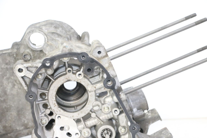 photo de ENGINE CRANKCASE PEUGEOT SATELIS 125 (2013 - 2018)