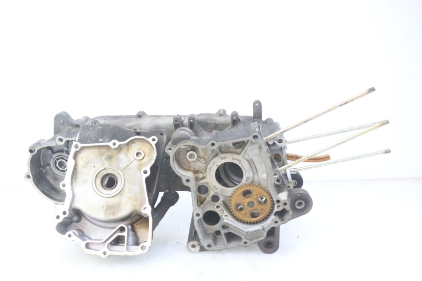 photo de ENGINE BOTTOM CASE PEUGEOT TWEET 125 (2010 - 2017)