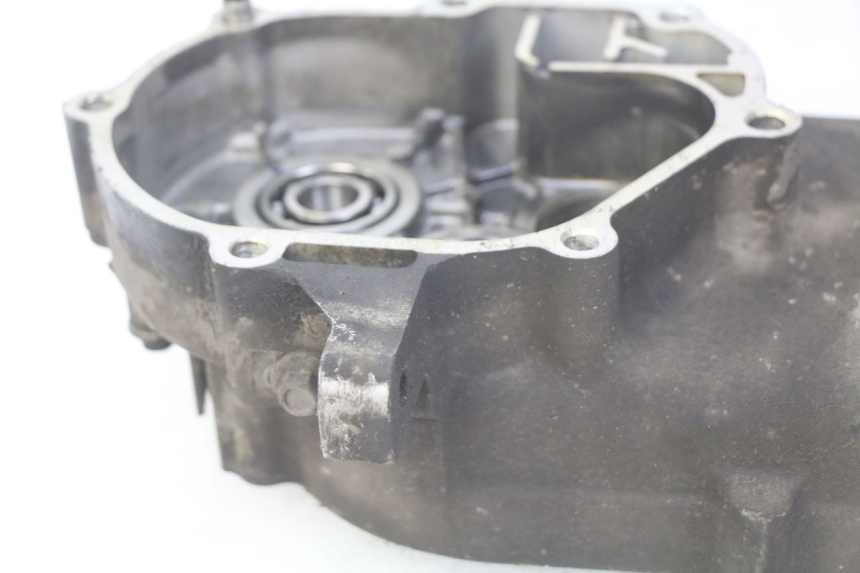 photo de ENGINE BOTTOM CASE PEUGEOT TWEET 125 (2010 - 2017)