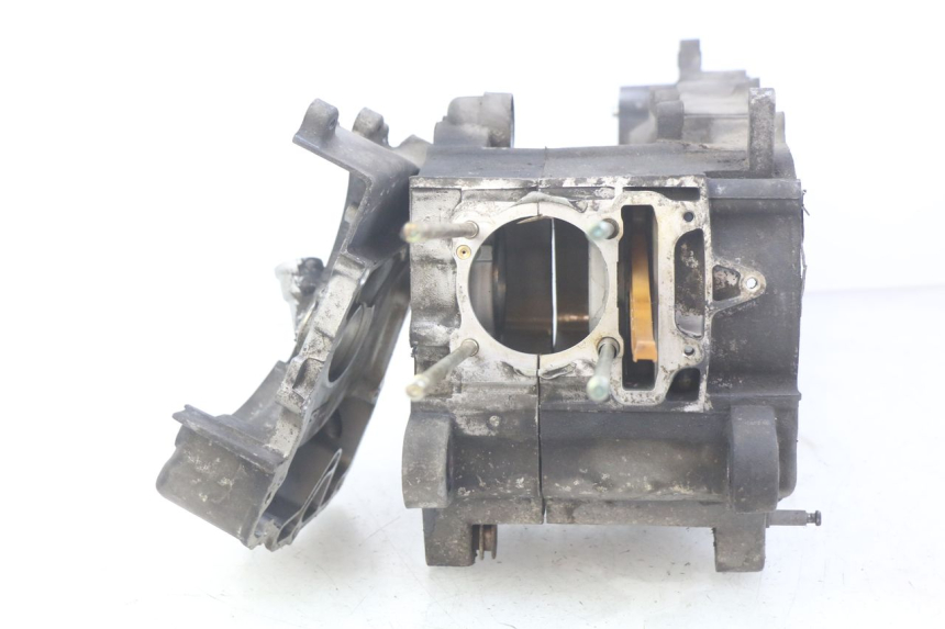 photo de ENGINE BOTTOM CASE PEUGEOT TWEET 125 (2010 - 2017)