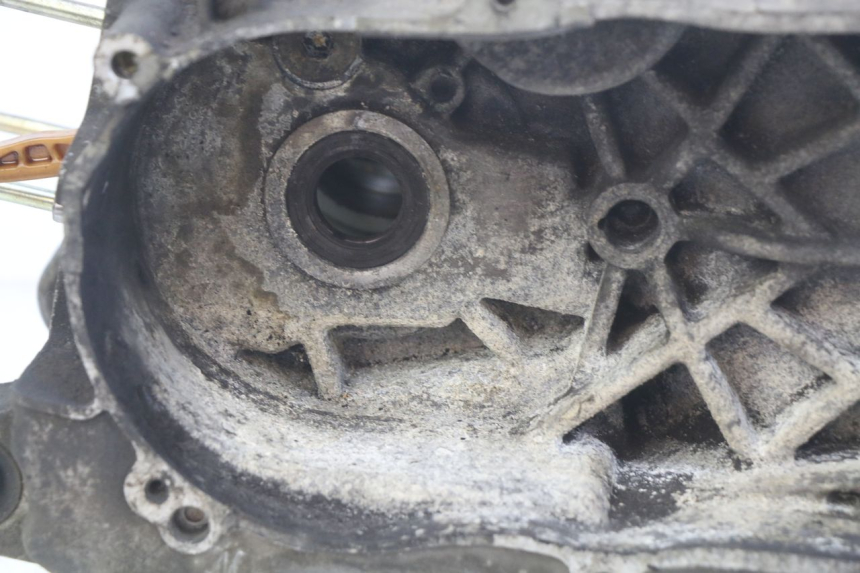 photo de ENGINE BOTTOM CASE PEUGEOT TWEET 125 (2010 - 2017)