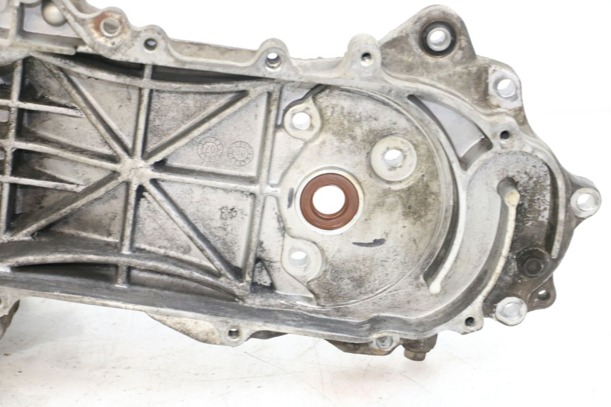 photo de ENGINE LOWER CASING PEUGEOT V-CLIC VCLIC 50 (2007 - 2013)