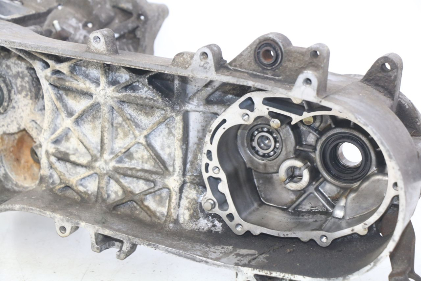 photo de ENGINE LOWER CASING PEUGEOT VIVACITY NEW 2T 50 (2008 - 2017)