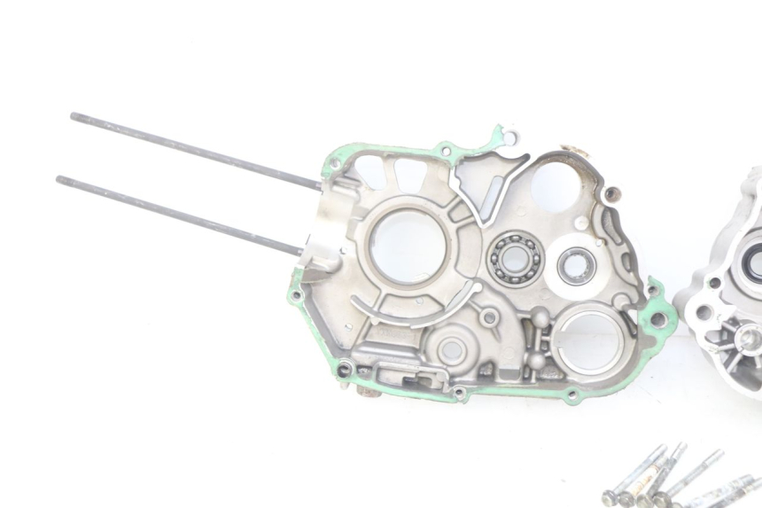photo de ENGINE BOTTOM CASE YCF PILOT 125