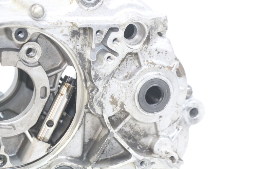 photo de ENGINE BOTTOM CASE YCF PILOT 125