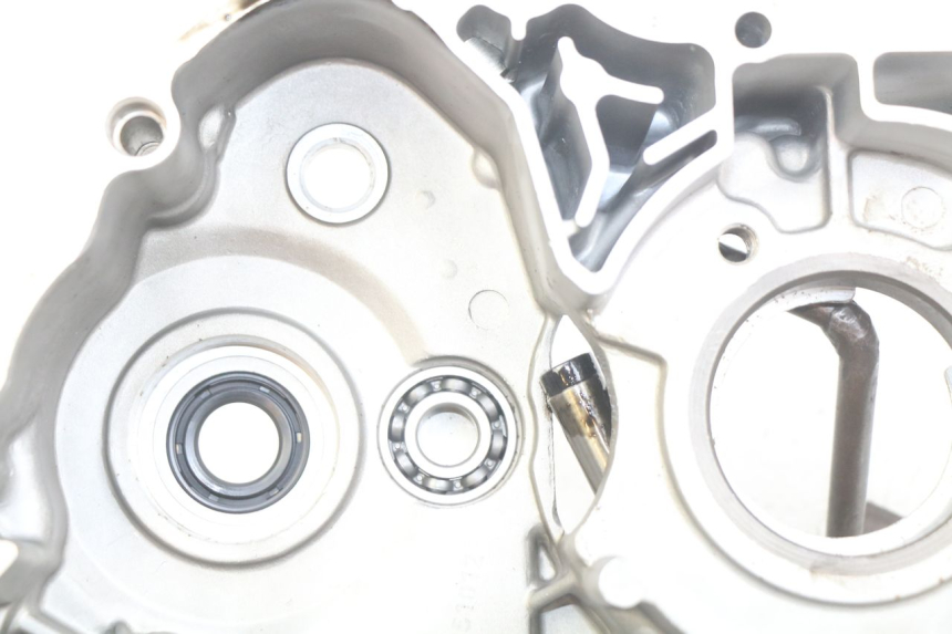 photo de ENGINE BOTTOM CASE YCF PILOT 125