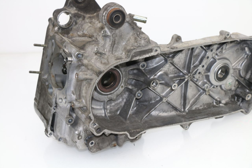 photo de ENGINE CRANKCASE SUZUKI UH BURGMAN 125 (2002 - 2006)