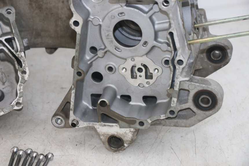 photo de ENGINE LOWER CASING SYM JET 14 4T 50 (2018 - 2022)