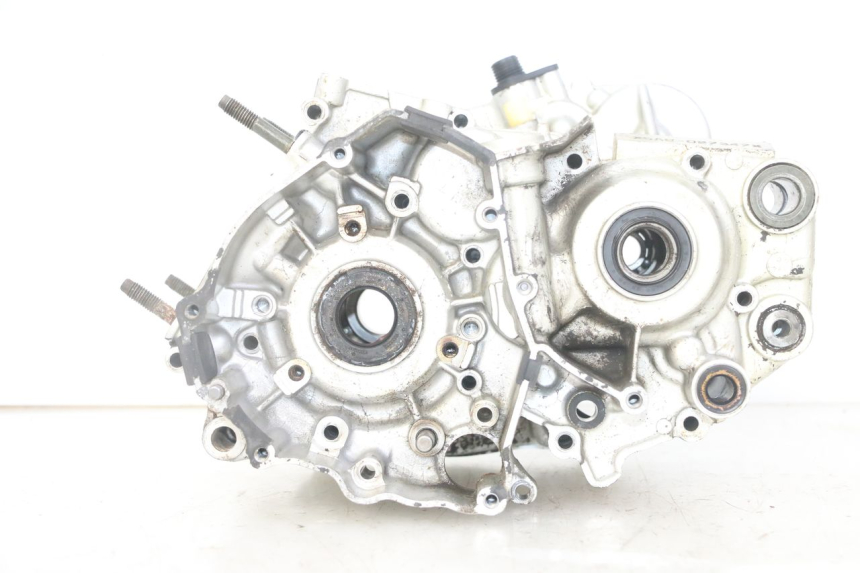 photo de ENGINE LOWER CASING YAMAHA TDR DELTABOX 125 (1993 - 2003)