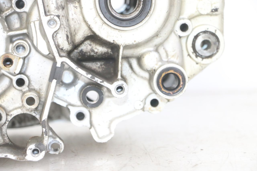 photo de ENGINE LOWER CASING YAMAHA TDR DELTABOX 125 (1993 - 2003)