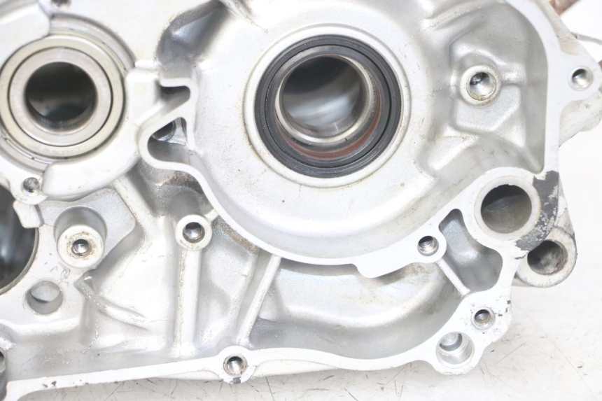 photo de ENGINE LOWER CASING YAMAHA TDR DELTABOX 125 (1993 - 2003)