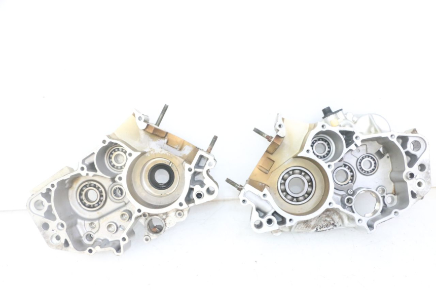 photo de ENGINE LOWER CASING YAMAHA TDR DELTABOX 125 (1993 - 2003)