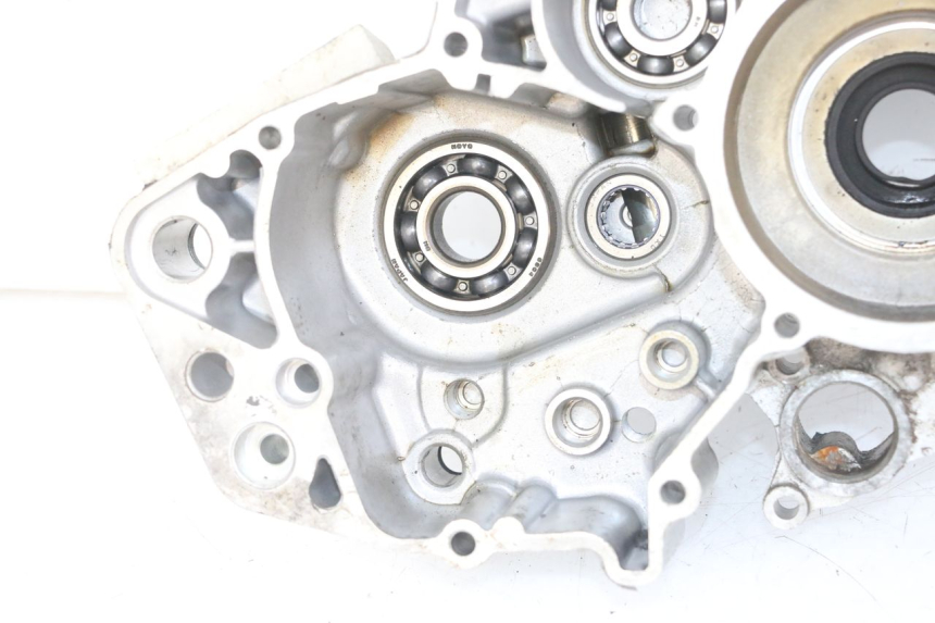 photo de ENGINE LOWER CASING YAMAHA TDR DELTABOX 125 (1993 - 2003)