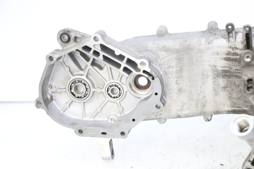 photo de ENGINE LOWER CASING PEUGEOT TWEET 4T 50 (2018 - 2020)