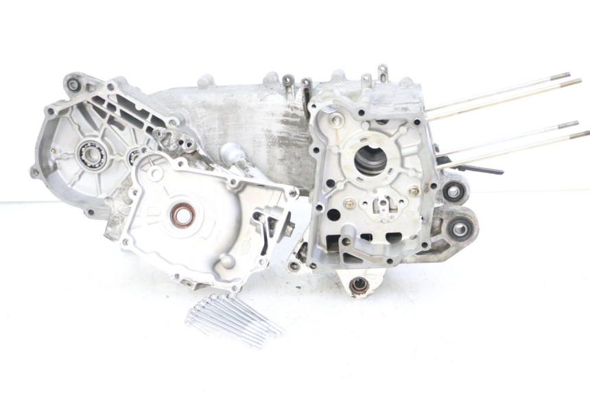 photo de ENGINE LOWER CASING PEUGEOT TWEET 4T 50 (2018 - 2020)