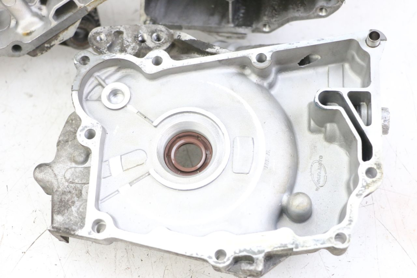 photo de ENGINE LOWER CASING PEUGEOT TWEET 4T 50 (2018 - 2020)