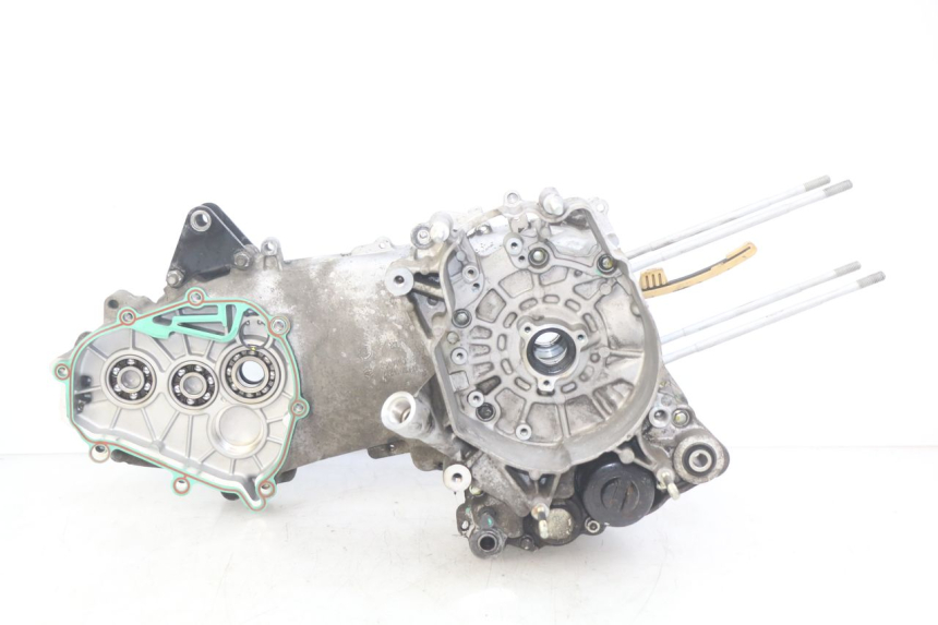 photo de ENGINE LOWER CRANKCASE PIAGGIO VESPA GTS IGET ABS 125 (2017 - 2023)
