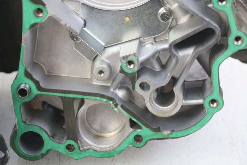 photo de ENGINE LOWER CRANKCASE PIAGGIO VESPA GTS IGET ABS 125 (2017 - 2023)