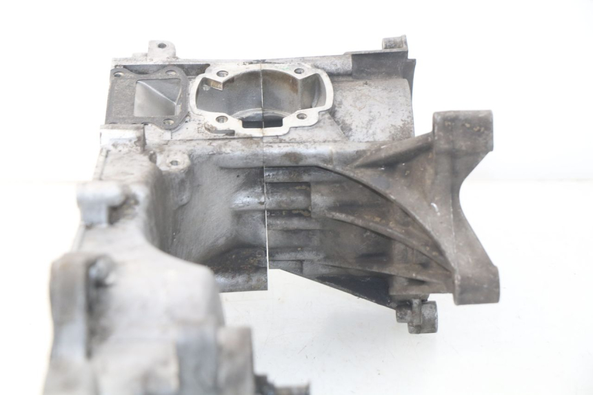 photo de ENGINE CRANKCASE PEUGEOT VIVACITY 50 (2004 - 2009)