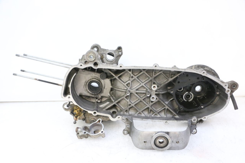 photo de ENGINE LOWER CASING YAMAHA X-MAX XMAX 250 (2006 - 2009)