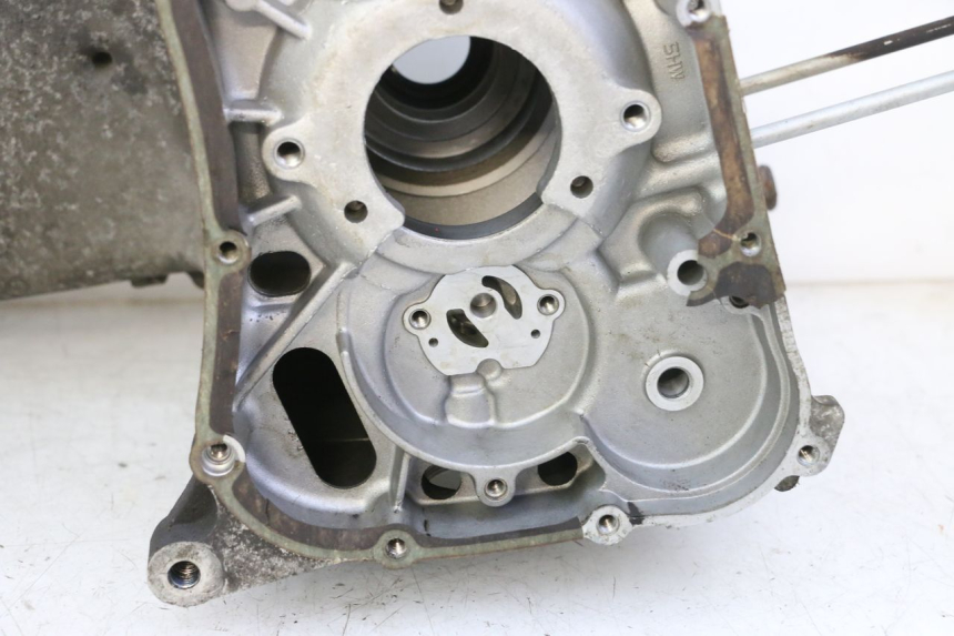 photo de ENGINE LOWER CASING YAMAHA X-MAX XMAX 250 (2006 - 2009)