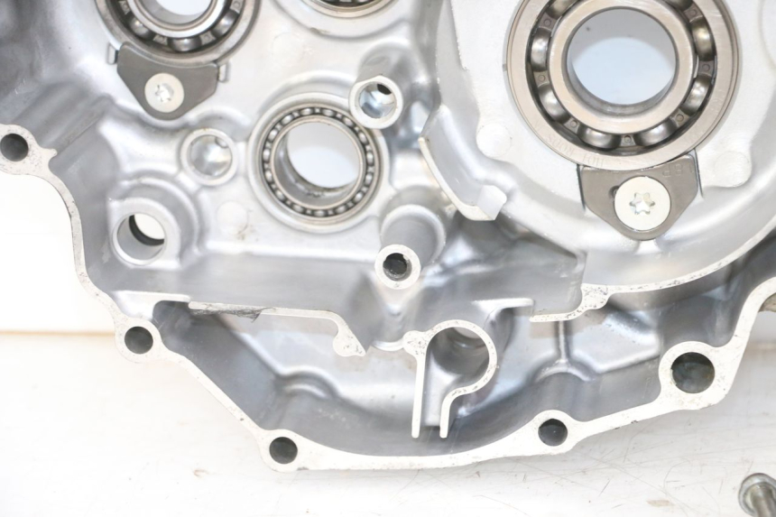 photo de ENGINE CRANKCASE YAMAHA YZ-F YZF 250 (2014 - 2018)