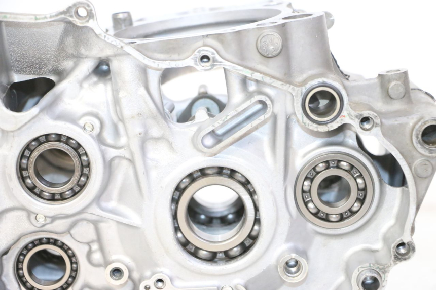 photo de ENGINE CRANKCASE YAMAHA YZ-F YZF 250 (2014 - 2018)