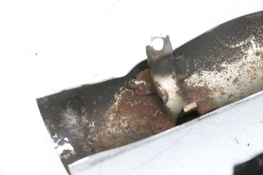 photo de EXHAUST COVER KYMCO ZING 125 (1997 - 2003) - Fixing points details