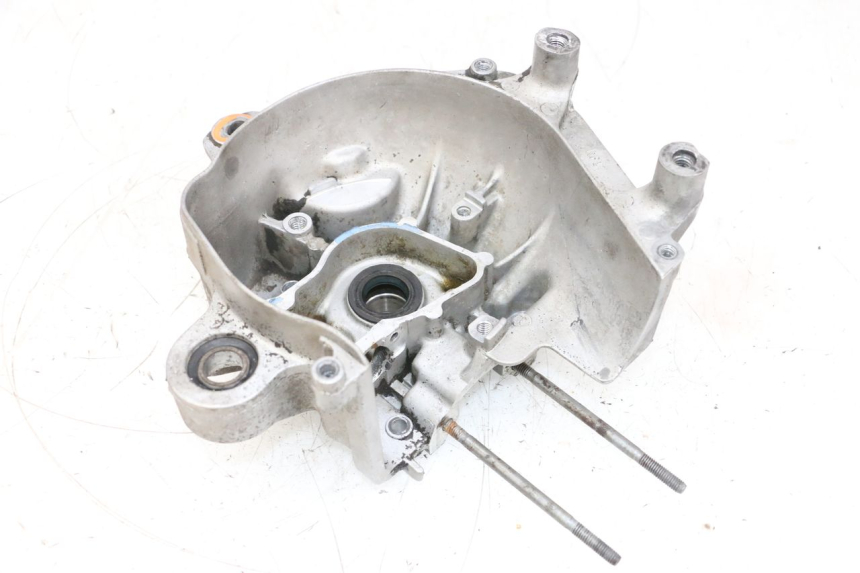 photo de RIGHT ENGINE CRANKCASE MBK BOOSTER SPIRIT NAKED 50 (2004 - 2017) - High-resolution close-up