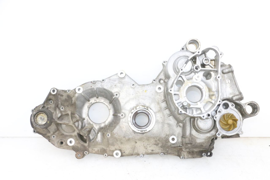 photo de RIGHT ENGINE CRANKCASE SUZUKI BURGMAN 650 (2013 - 2020)