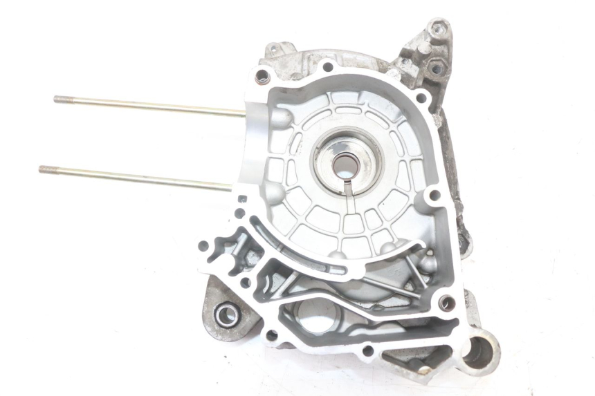 photo de RIGHT ENGINE CRANKCASE PIAGGIO FLY 4T 50 (2004 - 2010)