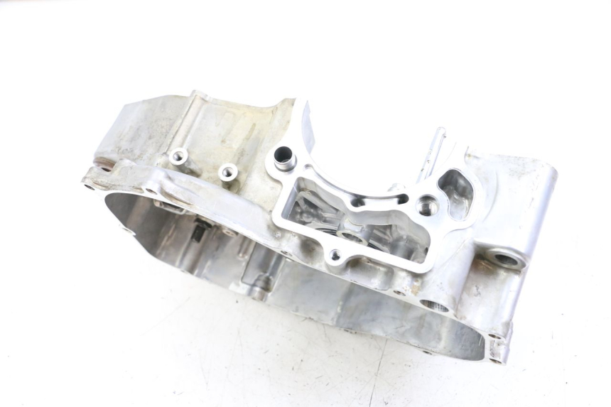 photo de RIGHT ENGINE CRANKCASE HONDA CRF R 250 (2020 - 2021)