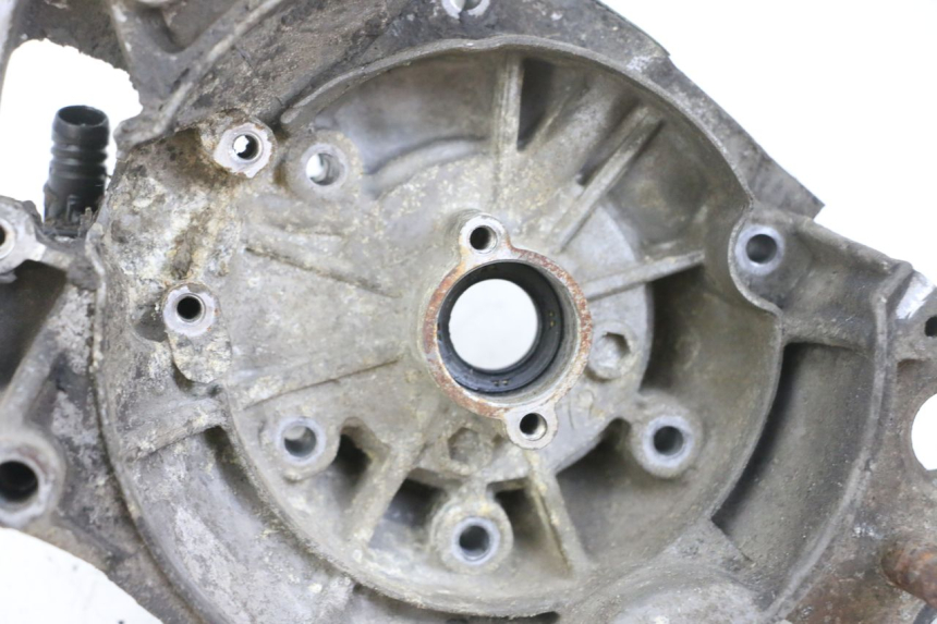 photo de RIGHT ENGINE CRANKCASE PEUGEOT LUDIX 50 (2008 - 2017) - Distinctive features