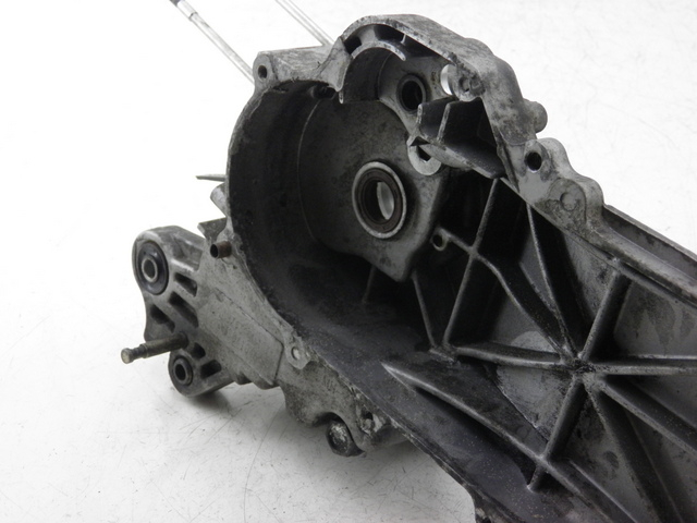 photo de LEFT ENGINE CRANKCASE BENZHOU YY50QT31 VINTAGE 50 (2009 - 2012) - Alternative perspective