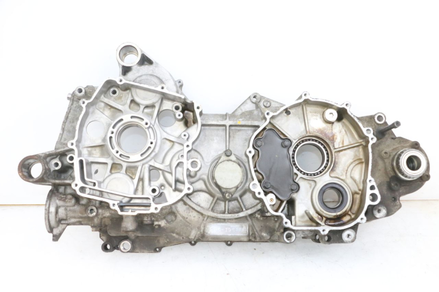 photo de LEFT ENGINE CRANKCASE SUZUKI BURGMAN 650 (2013 - 2020)