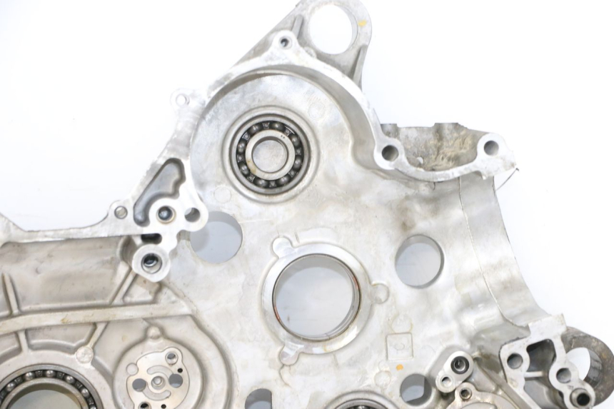 photo de LEFT ENGINE CRANKCASE SUZUKI BURGMAN 650 (2013 - 2020)