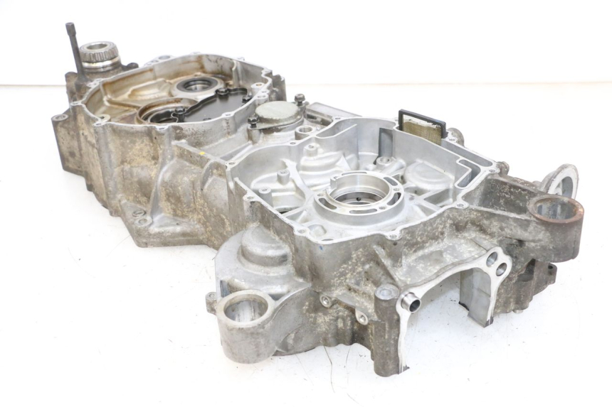 photo de LEFT ENGINE CRANKCASE SUZUKI BURGMAN 650 (2013 - 2020)