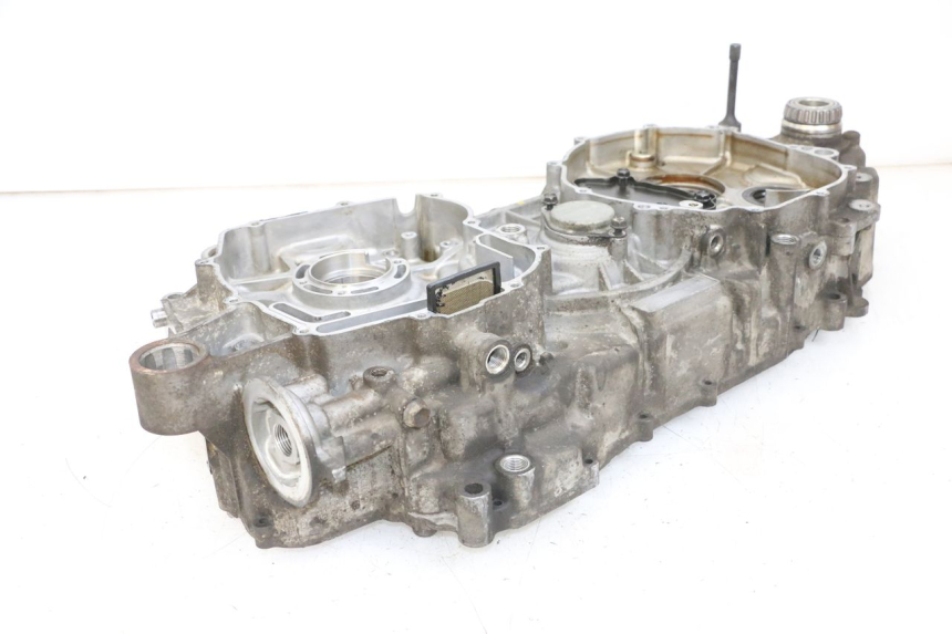 photo de LEFT ENGINE CRANKCASE SUZUKI BURGMAN 650 (2013 - 2020)
