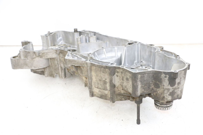 photo de LEFT ENGINE CRANKCASE SUZUKI BURGMAN 650 (2013 - 2020)