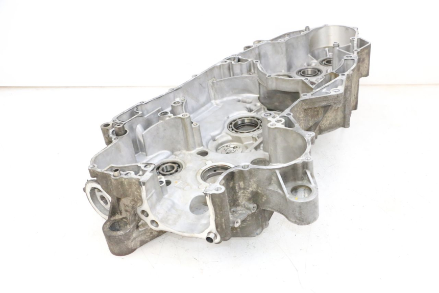 photo de LEFT ENGINE CRANKCASE SUZUKI BURGMAN 650 (2013 - 2020)