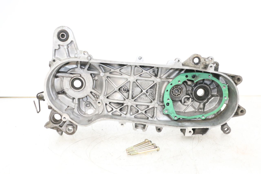 photo de LEFT ENGINE CRANKCASE PEUGEOT KISBEE 2T 50 (2010 - 2017) - Main view