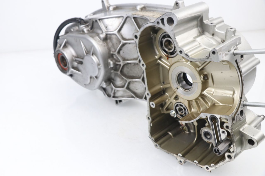 photo de LEFT ENGINE CRANKCASE SYM MAXSYM I 400 (2011 - 2016)