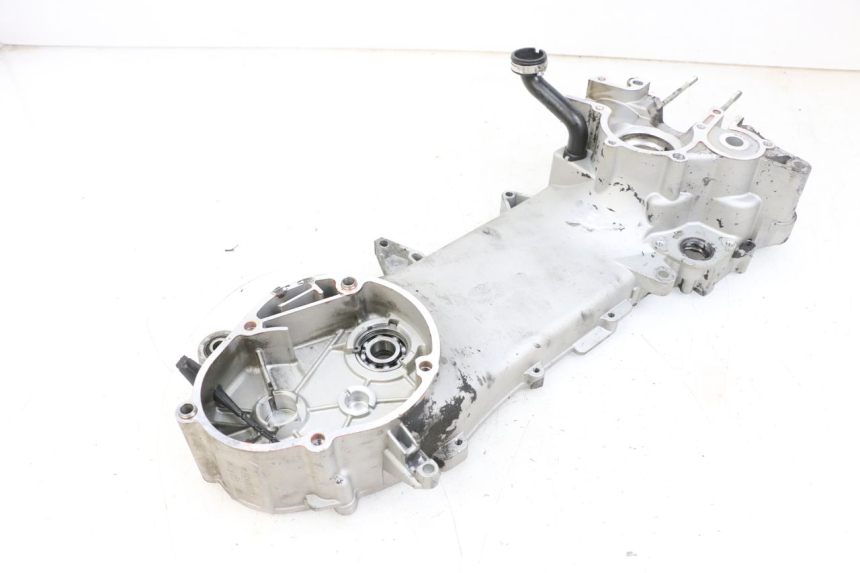 photo de LEFT ENGINE CRANKCASE PIAGGIO NEW TYPHOON 50 (2018 - 2021) - Alternative perspective