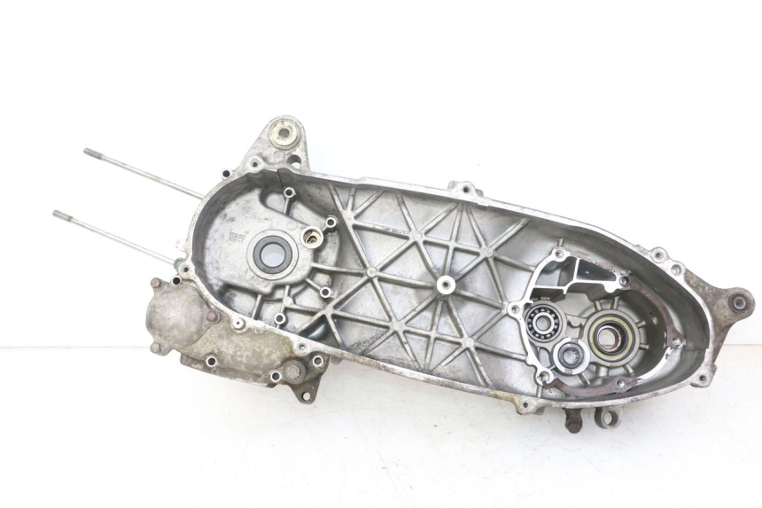 photo de LEFT ENGINE CRANKCASE YAMAHA XMAX X-MAX 125 (2006 - 2009)