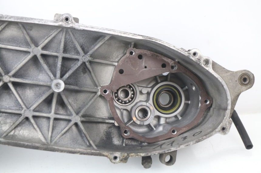 photo de LEFT ENGINE CRANKCASE YAMAHA XMAX X-MAX 125 (2006 - 2009)