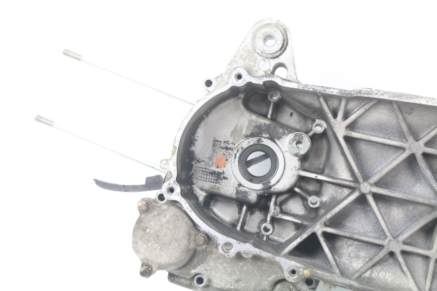 photo de LEFT ENGINE CRANKCASE YAMAHA XMAX X-MAX 125 (2006 - 2009)